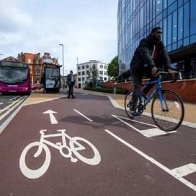 Welford Road cycle lane, pedestrian and bus